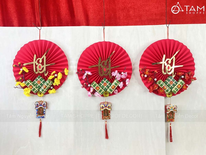 Vòng treo cửa Quạt giấy nhung Đỏ Tết bánh chưng xanh [3 kiểu - Nhẹ] N30cm VTC-T-47